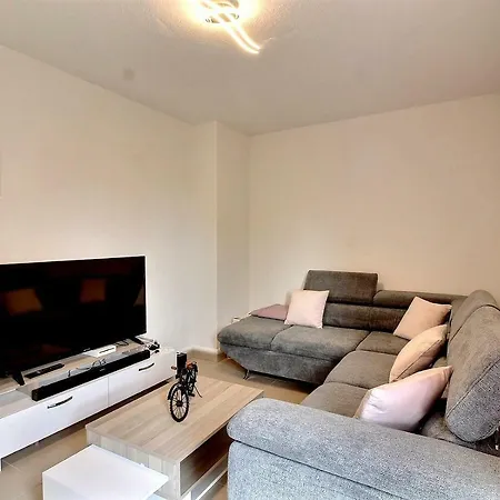 Magnifique Pavillon Pour 7 Personnes + Bebe